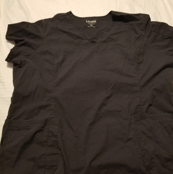3x Scrub top - Picture 4 of 5